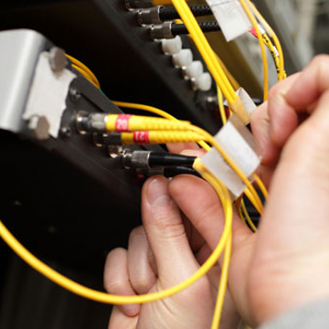 Depuis cette nuit nos premières connexions pro sortent par notre fibre dédiée Depuis cette nuit nos premières connexions pro sortent par notre fibre dédiée